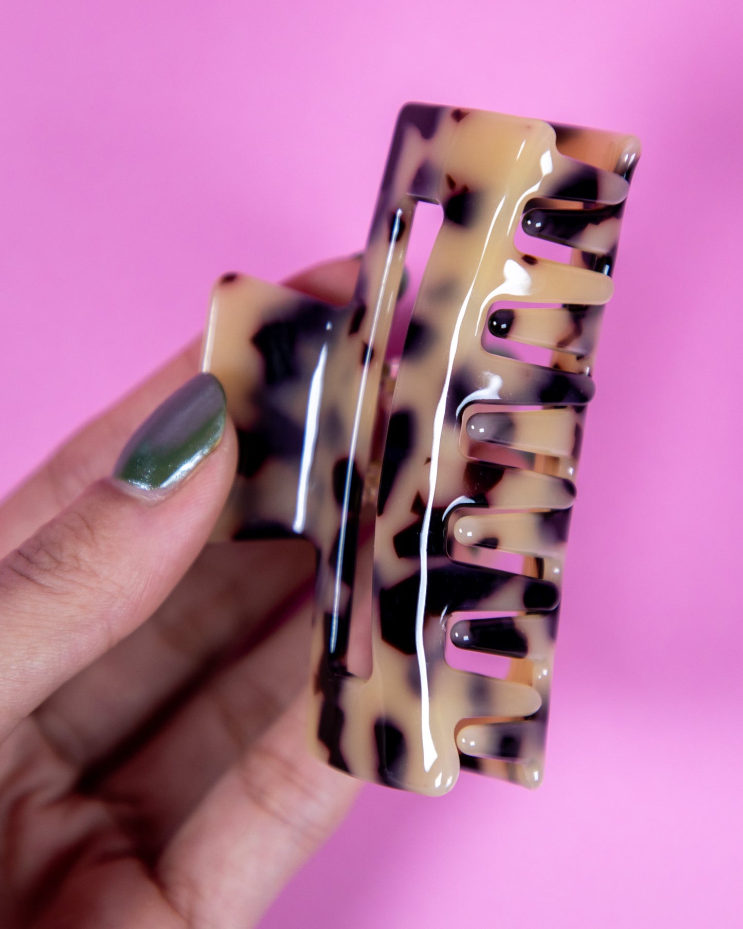 Cut Out Hair Clip Beige Tortoise Shell