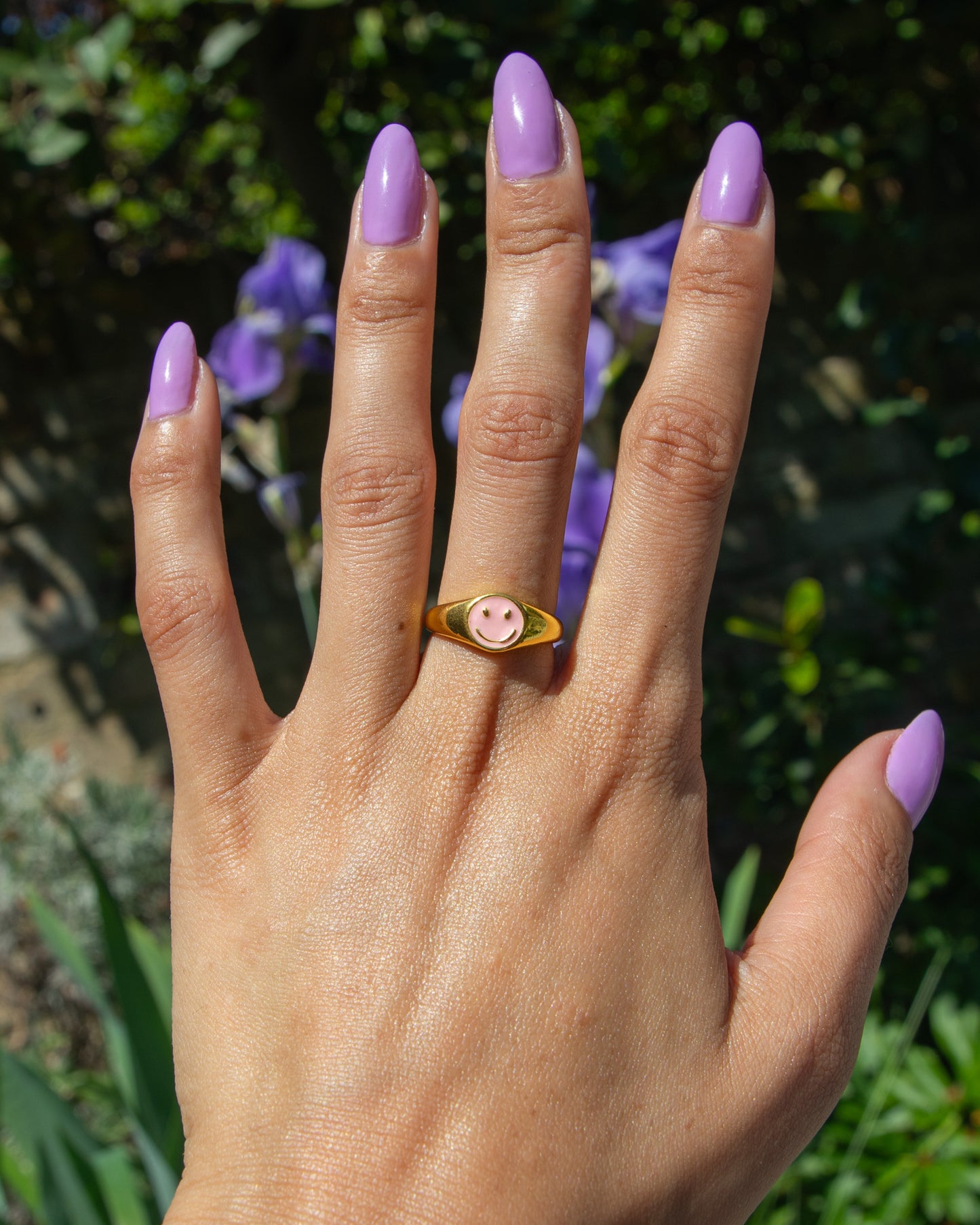Smiley Face Ring Pink 18k Gold