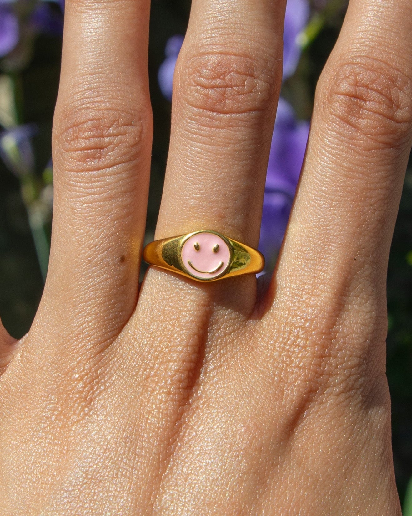 Smiley Face Ring Pink 18k Gold