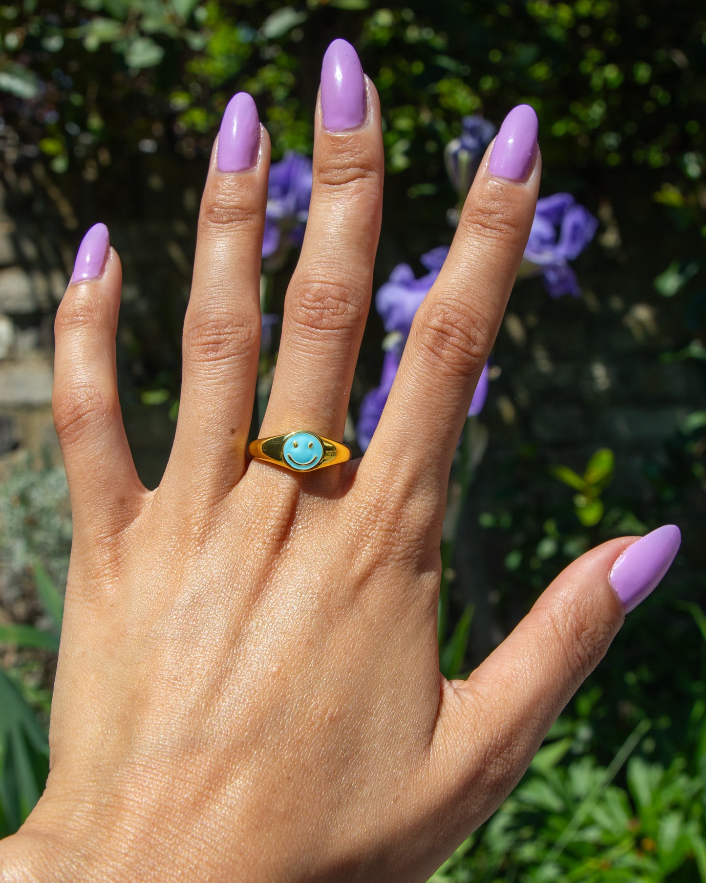 Smiley Face Ring Blue 18k Gold